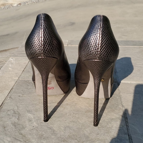 Sergio Rossi pewter heels - Picture 2 of 11